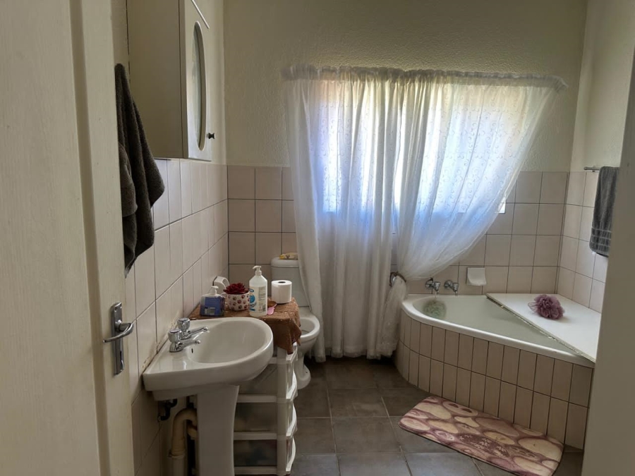 3 Bedroom Property for Sale in Protea Park North West